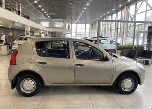 Хэтчбек Renault Sandero 2011 года, 485000 рублей, Орёл
