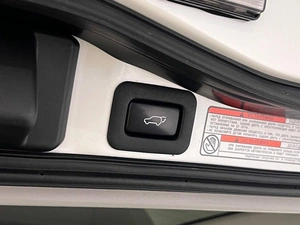 Внедорожник Toyota Land Cruiser 2016 года, 6899000 рублей, Красноярск