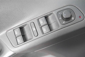 Внедорожник Volkswagen Tiguan 2011 года, 1289000 рублей, Кемерово