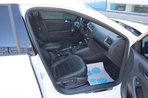 Седан Volkswagen Jetta 2013 года, 1320000 рублей, Мирное