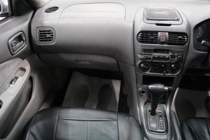 Седан Nissan Sunny 2001 года, 369000 рублей, Омск