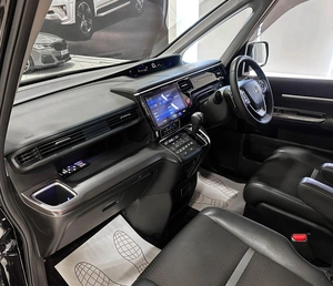 Минивэн Honda Stepwgn Spada 2021 года, 2557000 рублей, Красноярск