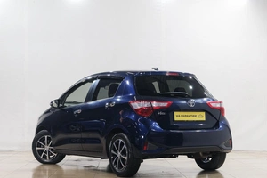 Хетчбэк Toyota Vitz 2018 года, 999000 рублей, Новокузнецк
