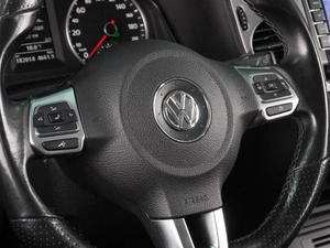 Внедорожник Volkswagen Tiguan 2016 года, 1749000 рублей, Воронеж