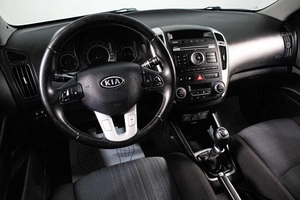 Хетчбэк Kia Ceed 2010 года, 849000 рублей, Сургут