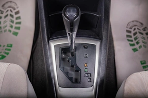 Седан Toyota Corolla Axio 2012 года, 899000 рублей, Томск