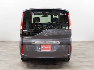 Минивэн Honda Stepwgn 2019 года, 1850000 рублей, Красноярск