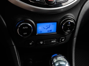 Хетчбэк Hyundai Solaris 2013 года, 919000 рублей, Тюмень