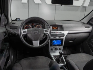 Седан Opel Astra 2009 года, 599000 рублей, Тюмень