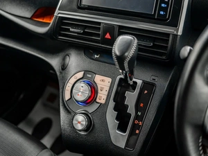 Минивэн Toyota Sienta 2019 года, 1700000 рублей, Красноярск