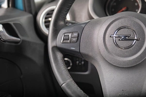 Хетчбэк Opel Corsa 2011 года, 809000 рублей, Томск
