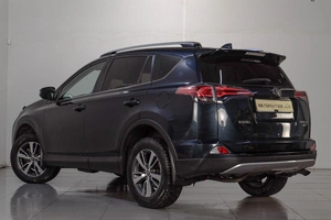 Внедорожник Toyota RAV4 2017 года, 2589000 рублей, Челябинск