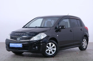 Хетчбэк Nissan Tiida 2010 года, 679000 рублей, Омск
