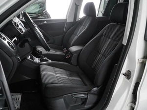 Внедорожник Volkswagen Tiguan 2010 года, 1199000 рублей, Воронеж