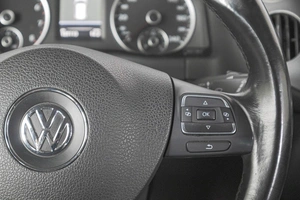 Внедорожник Volkswagen Tiguan 2011 года, 1409000 рублей, Кемерово