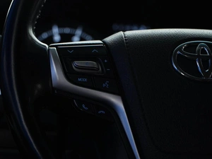 Внедорожник Toyota Land Cruiser 2021 года, 7725077 рублей, Москва