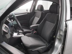 Седан Opel Astra 2010 года, 699000 рублей, Воронеж