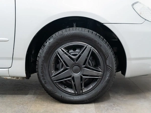 Хетчбэк Toyota Corolla 2002 года, 630000 рублей, Красноярск