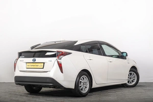 Лифтбек Toyota Prius 2016 года, 1849000 рублей, Томск