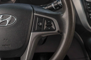 Седан Hyundai Solaris 2013 года, 999000 рублей, Челябинск