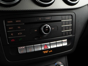 Хетчбэк Mercedes-benz B-класс 2015 года, 1577077 рублей, Москва