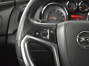 Седан Opel Insignia 2013 года, 899900 рублей, Казань