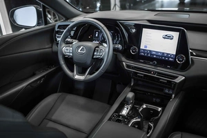 Внедорожник Lexus RX 2023 года, 8899999 рублей, Москва