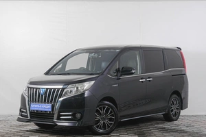 Минивэн Toyota Esquire 2015 года, 1969000 рублей, Кемерово