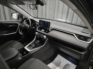 Внедорожник Toyota RAV4 2019 года, 3000000 рублей, Красноярск