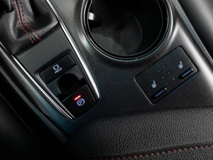 Седан Toyota Camry 2021 года, 2749000 рублей, Тюмень