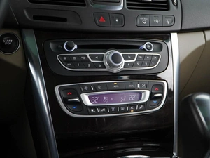 Седан Renault Latitude 2010 года, 899050 рублей, Москва