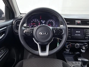 Хетчбэк Kia Rio X-Line 2018 года, 1850000 рублей, Орёл