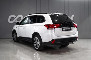 Внедорожник Mitsubishi Outlander 2016 года, 2109000 рублей, Петрозаводск