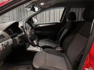 Хетчбэк Opel Astra 2011 года, 650000 рублей, Красноярск