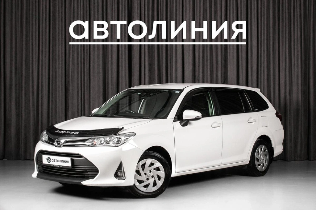 Универсал Toyota Corolla Fielder 2019 года, 1399000 рублей, Красноярск