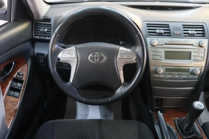 Седан Toyota Camry 2007 года, 949000 рублей, Омск