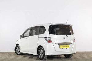 Минивэн Honda Freed 2013 года, 1239000 рублей, Тюмень