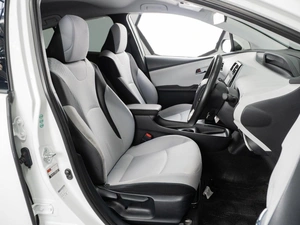 Лифтбек Toyota Prius 2016 года, 1735000 рублей, Тюмень
