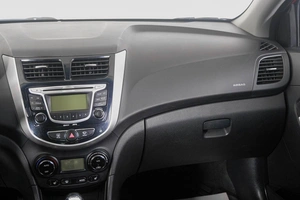 Седан Hyundai Solaris 2012 года, 899000 рублей, Кемерово