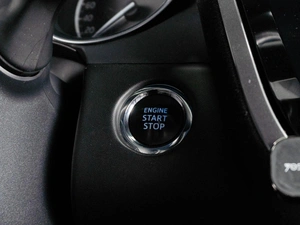 Седан Toyota Camry 2018 года, 2999000 рублей, Тюмень