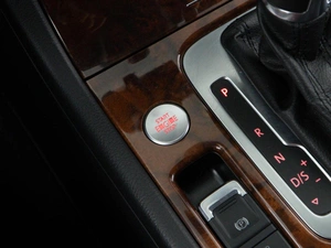 Внедорожник Volkswagen Touareg 2012 года, 1949046 рублей, Москва