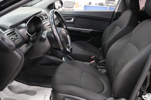 Седан Kia Rio 2016 года, 1009000 рублей, Омск