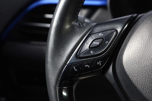 Внедорожник Toyota C-HR 2020 года, 2899000 рублей, Новосибирск