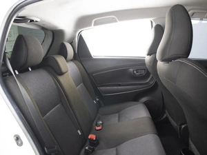 Хетчбэк Toyota Vitz 2019 года, 1310777 рублей, Омск