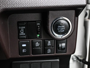 Минивэн Toyota Roomy 2018 года, 1109000 рублей, Кирилловка