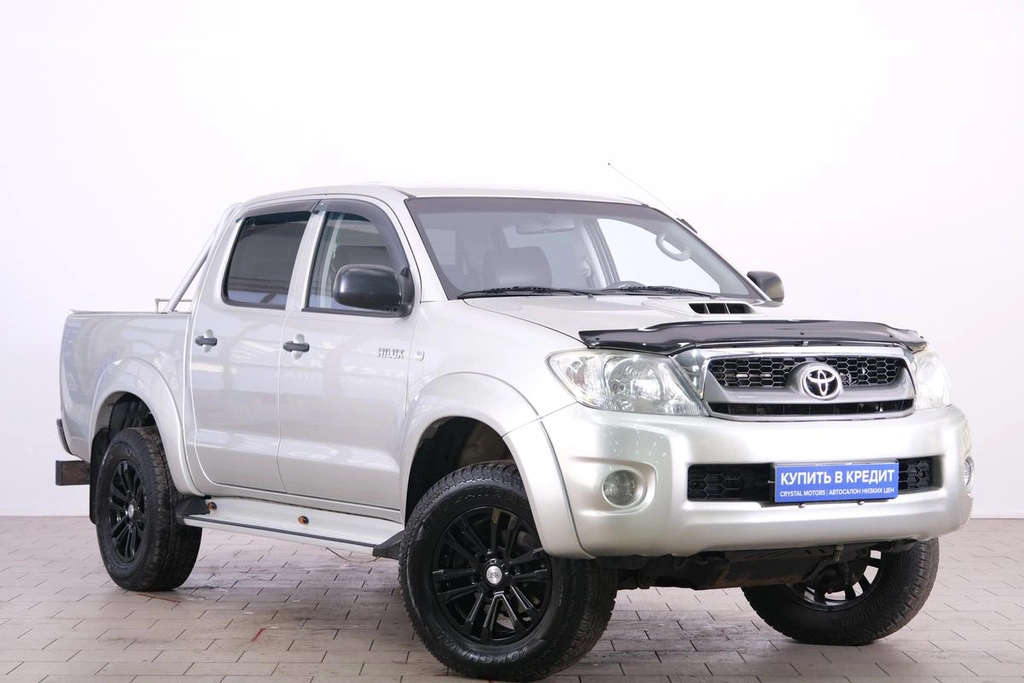 Пикап Toyota Hilux 2010 года, 2099000 рублей, Омск