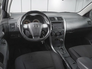 Седан Toyota Corolla 2011 года, 970000 рублей, Ростов-на-Дону