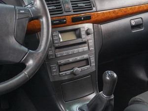 Седан Toyota Avensis 2007 года, 879000 рублей, Сургут