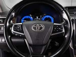 Седан Toyota Camry 2015 года, 1810000 рублей, Тюмень