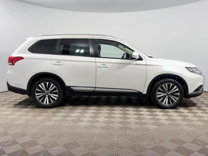 Внедорожник Mitsubishi Outlander 2019 года, 1879900 рублей, Казань
